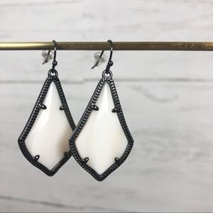 Kendra Scott | Alex Earrings Gunmetal/White Pearl